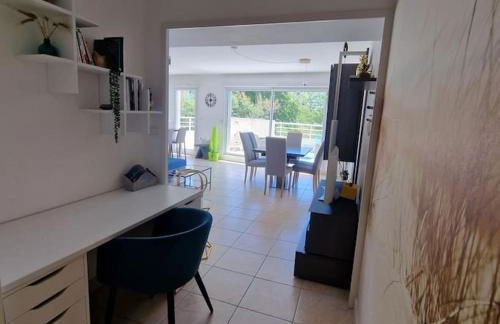 Spacieux et élégant T3 en bord de mer - Foto 29