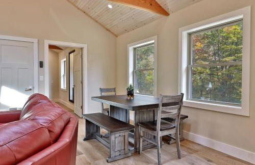Experience the charm of Peak Hill Home, a cozy 3-BR retreat close to Ski Resort - Foto 11