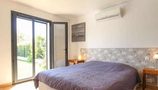 Inviting Holiday Home in Grimaud With Private Pool - Foto 4, Habitación