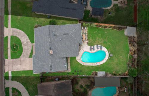 Rustic Modern Escape - 4BD-2BA with Pool & Patio - Foto 33