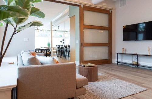 Gorgeous 5BR Storefront Home ABODEbucks - Foto 17