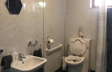 No 5 Newly refurbished 4 bedroom house - Foto 10