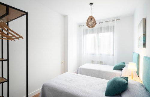 EMIR 5B Terraza Piscina y Parking incluido - Foto 22