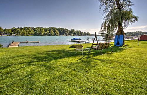 Waterfront Vandalia House with Dock on Donnell Lake! - Foto 23