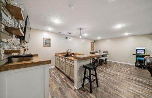 Spacious Country Farmhouse Retreat, Sleeps 16, Pool, Movie Room - Foto 65