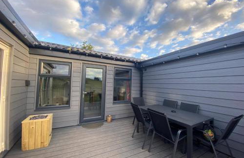 POPPY LUXURY LODGE Sleeps 8 at Fairview Farm, Ravenshead, Nottingham Near Sherwood Forest, Dog Friendly, Farm Stay great for wedding groups, families, Hen Do's, friends gatherings with amazing views - Foto 59