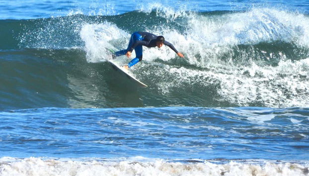 Aproveitando o curso de surfe