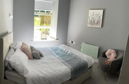 2 Bed Woodland Retreat - Garden & Free Parking - Photo 4