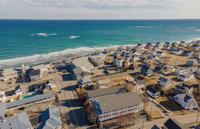 All is Wells Incredible Location! Walk to Beach - Photo 28