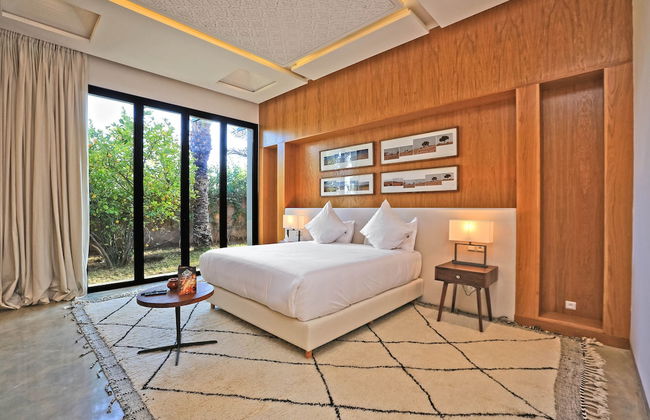 Impeccable 5-bed Villa in Marrakech - Photo 9