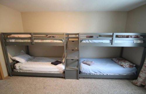 Five Bedroom Colonial Style Home - Foto 35