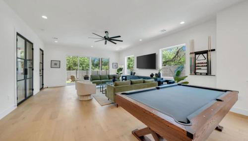 Sleeps 42 2 Pools & Game Room 11BR near Downtown - Foto 3