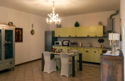 CASA DEL SOLE APPARTAMENTO N° 2 WHITE AND GOLD ROOM - Foto 10