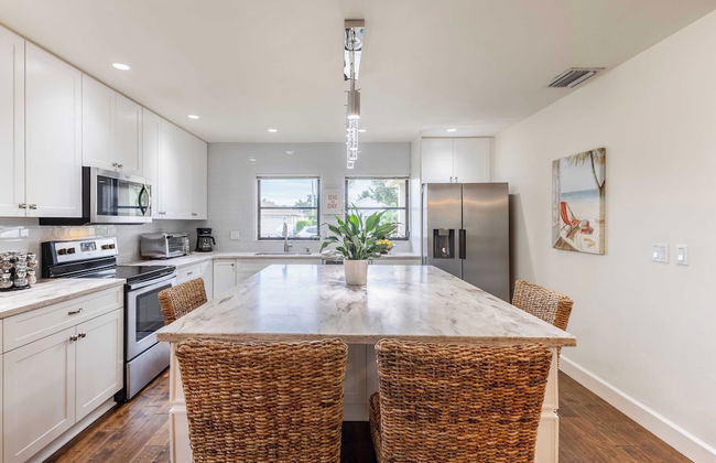 Private Pool + Sunroom Beach Escape at Manatee - Foto 19