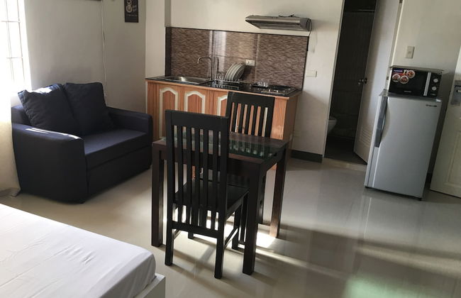 Beinte Singko de Marso Apartments - Foto 8