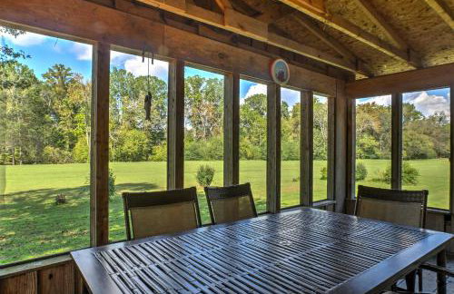Ooltewah Cabin with Grill, Pool Table and Porch! - Foto 3