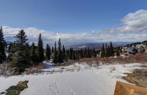 The Mountain Top Escape w/Scenic Views & Trails - Foto 10