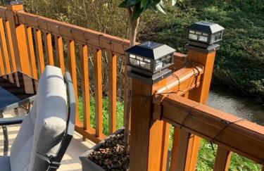 Logi-Bear Lodge with Hot Tub - Photo 14