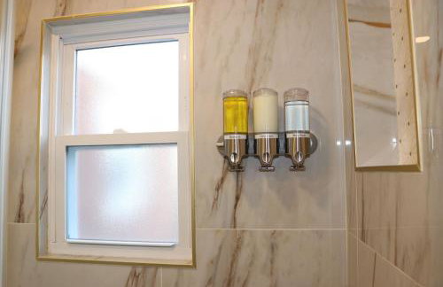 Spacious & Elegant 2 bedroom apartment in the heart of Uniondale - Foto 22