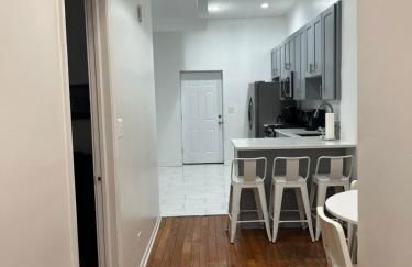 Adorable 2 bedroom with free street parking - Foto 7