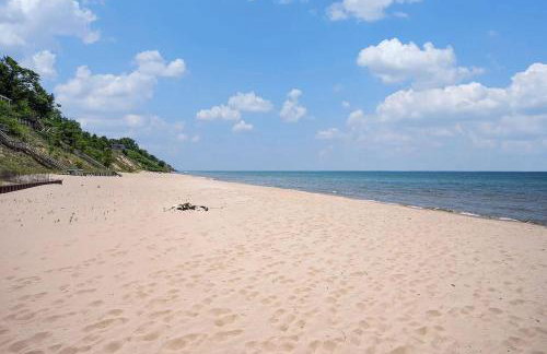 Private Beachfront Lake Michigan Getaway - Foto 19
