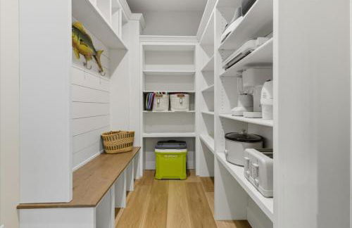 Modern Lakefront Escape | The Twelve - Foto 44