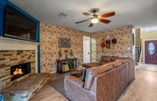 Tropical Escape Pool Jacuzzi Bar in Alvin TX - Photo 40