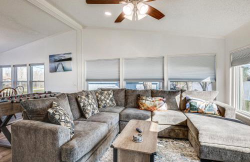 Waterfront Trinity Vacation Rental with Hot Tub! - Photo 5