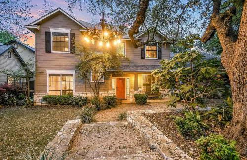 Walk to Zilker Barton Springs 5BR 3BA Villa Sleeps 14 - Foto 1