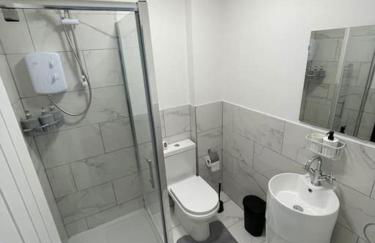 Deluxe Apartment in Central Northampton - Heart of Market Square - Photo 9
