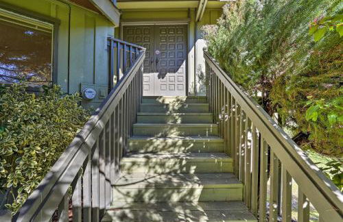 Woodsy Willow Creek Getaway with Pool and Deck! - Foto 36