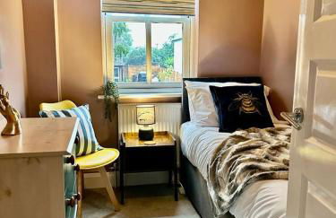 5 Bedroom House - DISC0UNTS - Parking, Contractors, Group, Family - Foto 21