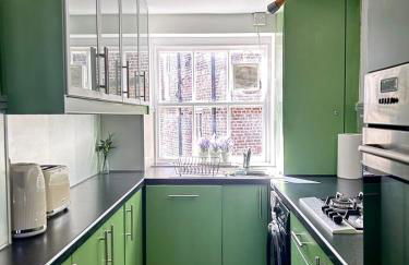 Beautiful Grade 2 Home in centre of Newcastle-St James Park FREE CITY PARKING - Foto 9