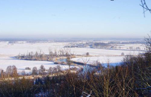 The hills at river - Foto 35