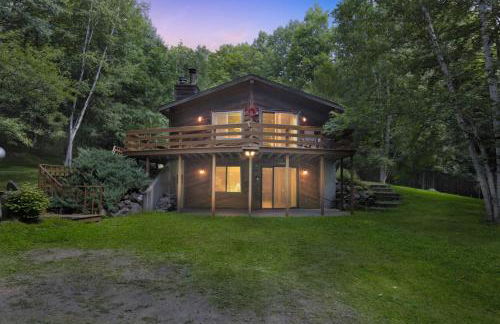 The Treehouse Lakes & Trails Cabin cabin - Photo 7