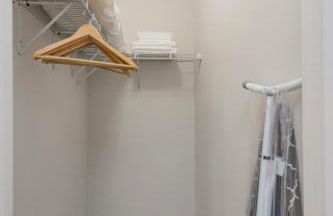 CozySuites TWO Stylish Music Row Condos with parking - Foto 18