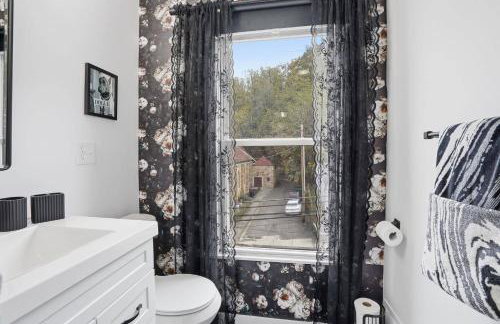 Brand NEW King Suite| Movie/Game Room| Coffee Bar - Foto 4