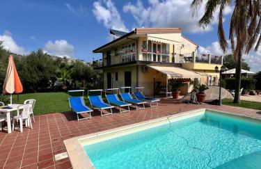 Villa Ludovica Siracusa, Pool 6x12, Jacuzzi, Padel, Pickleball, Volleyball, Wifi - Photo 6