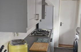 Spacious 4-Bedroom Home - Foto 20