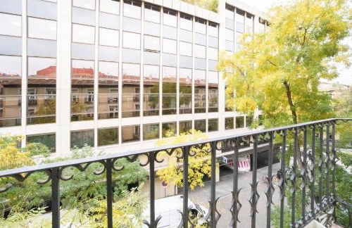 Apartamento con encanto y luz en pleno centro - Photo 22