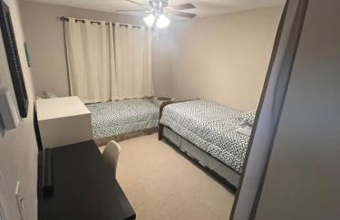 Relaxing Ducks Hang Out Haven 2 bed 1 bath and BBQ - Foto 3