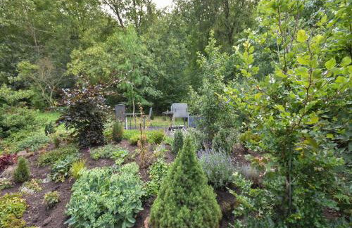 Holiday Home in Forest with Terrace & BBQ - Foto 89