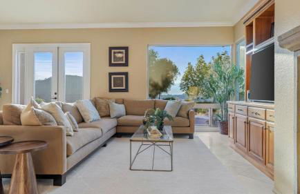 Hilltop Estate w/ Pool, Hot Tub, Fire Pit, Views Cleveland Vista by Avantstay - Foto 35