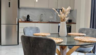 Captain's Apt - Photo 2