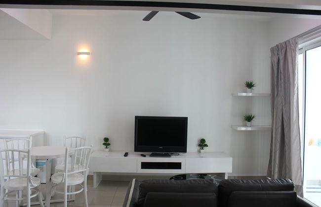 City Living with Panoramic Sea Views at Danga Bay - Foto 35