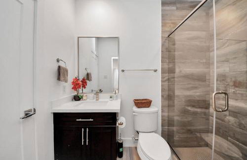 AMAZING ROOFTOP! DOWNTOWN SKYLINE VIEWS!!! SLEEPS 15 - Foto 42