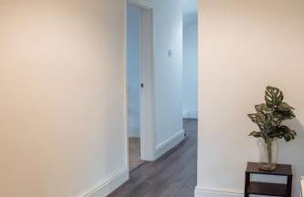 Spacious & Modern 8-Bed Home - Sleeps 13 - Parking - Foto 7