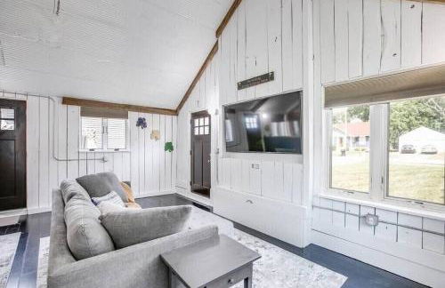 Cozy Tiny House Bungalow 7 Blocks from Campus - Foto 8