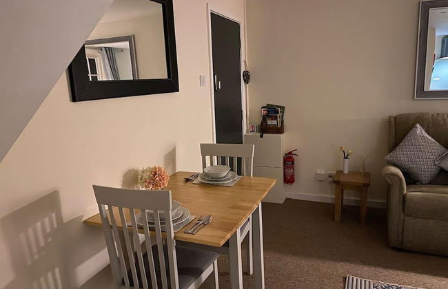 Apartment - Sleeps 2 - Pet Friendly - Parking - Foto 9