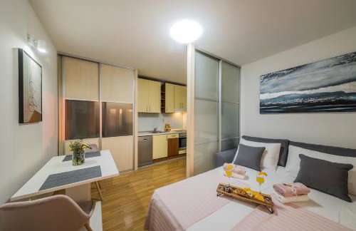 Paeninsula Studio Apartment - Photo 16